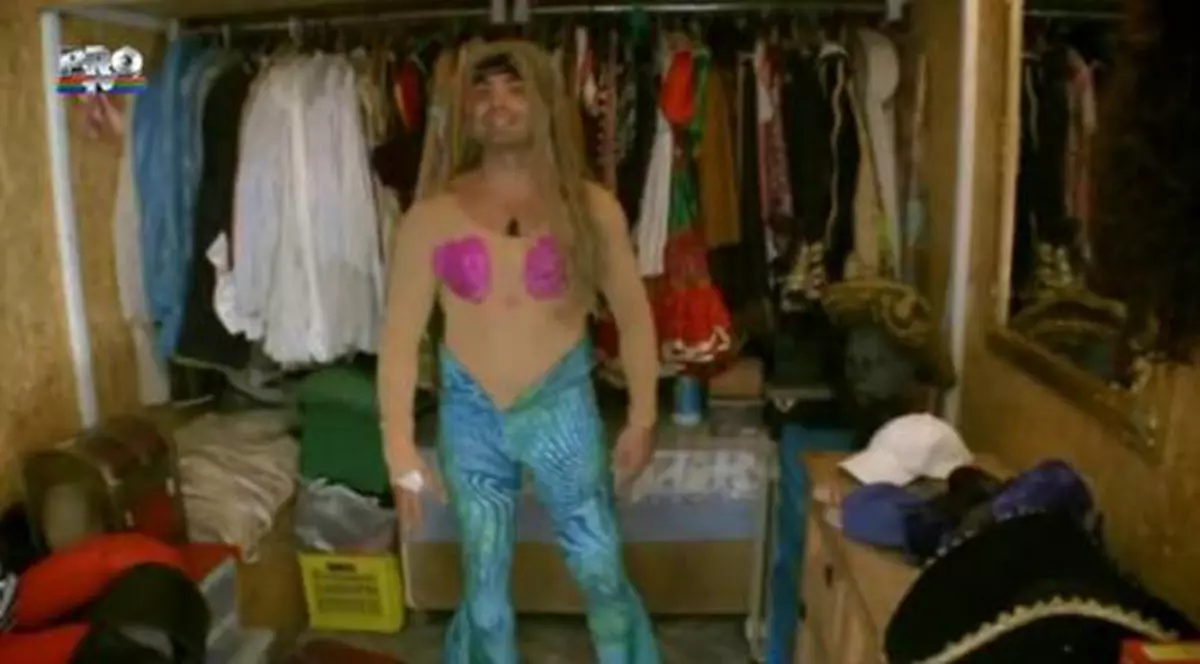 PANARAMĂ la TV! Uite-l pe PEPE cum dansează latino, costumat în Mica Sirenă! VIDEO