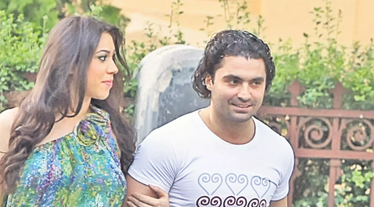 Imediat după ce i se va naşte fetiţa, Pepe va da iama prin magazine