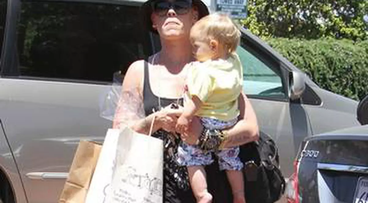 Pink nu vrea ca fiica ei să ajungă ca ea: "Sunt terifiată că o să-mi semene"