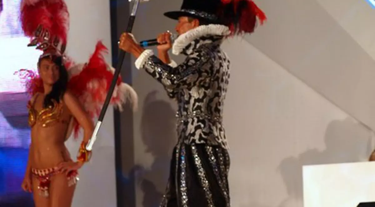 Radu Mazăre, apariție șoc la Carnavalul Mamaia! Edilul s-a costumat în Regele Scoţiei | FOTO