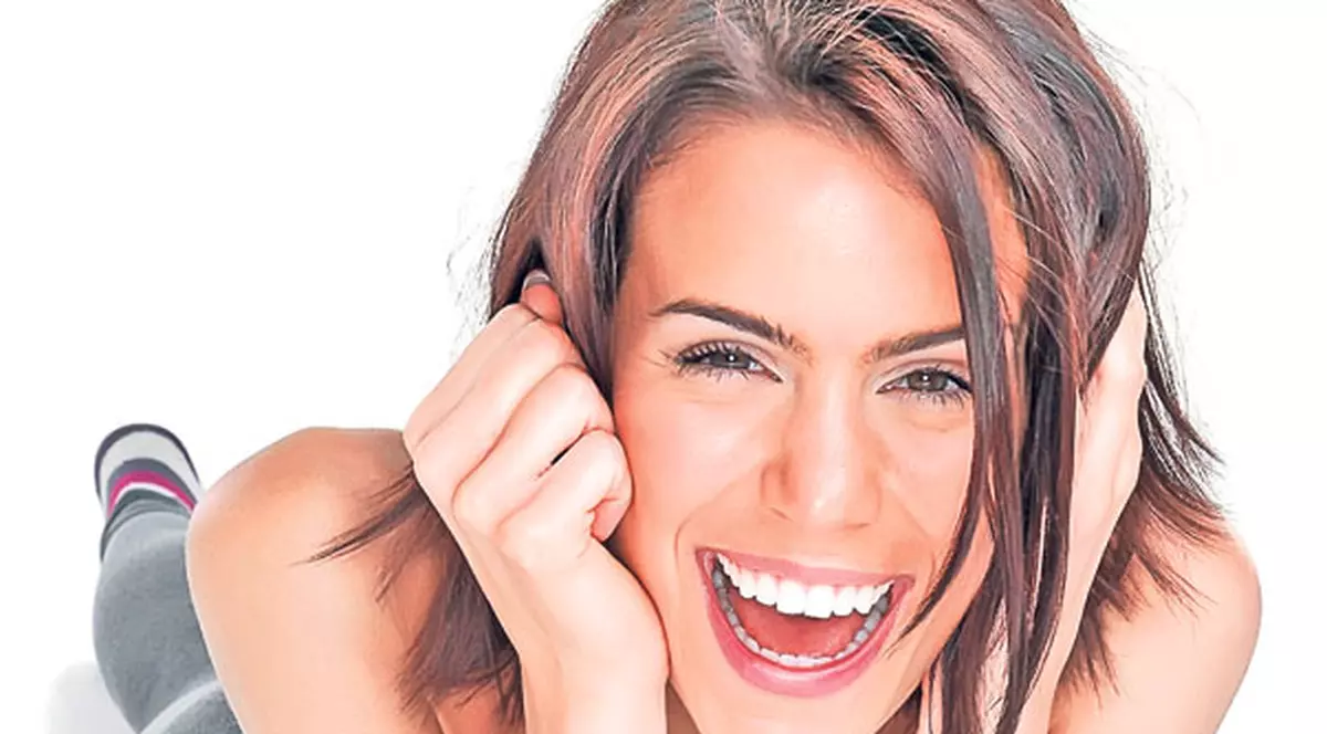 Râzi în hohote şi slăbeşti | Această «activitate» echivalează cu 30 de minute de făcut sport