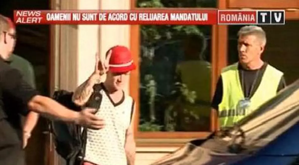 Băieţii de la Red Hot Chili Peppers au ajuns în România | FOTO