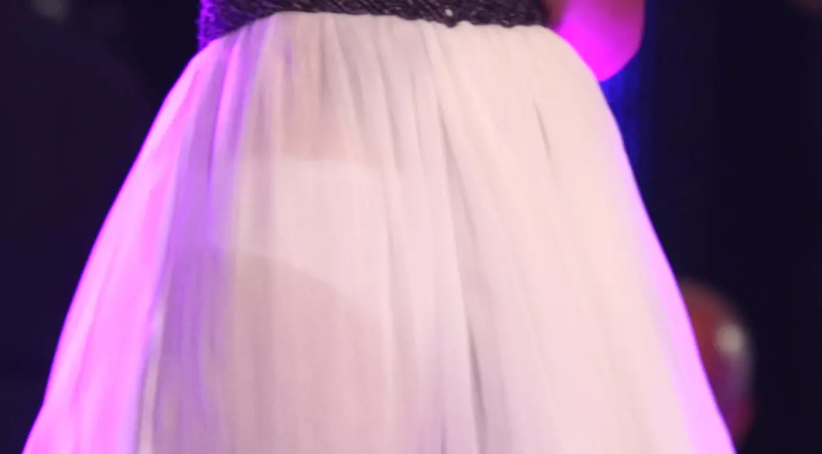 Noua vedetă a României, cu "PĂSĂRICA" în vânt! Uite ce apariţie DEOCHEATĂ a avut | FOTO