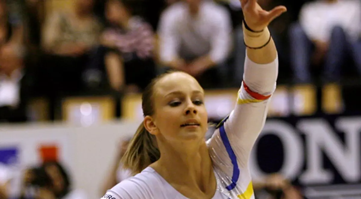 Este MINUNATĂ, iar ROMÂNIA a RĂSPLĂTIT-O! Vezi gestul țării noastre, în semn de MULȚUMIRE pentru MUNCA SANDREI IZBAȘA!