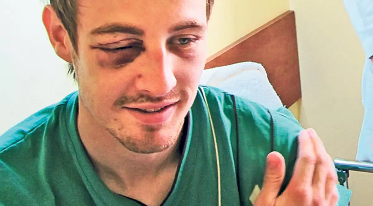 «Oţelarul» Cristi Sârghi şi-a recăpătat zâmbetul, chiar dacă este încă pe patul de spital: «Totul va fi bine. Revin»