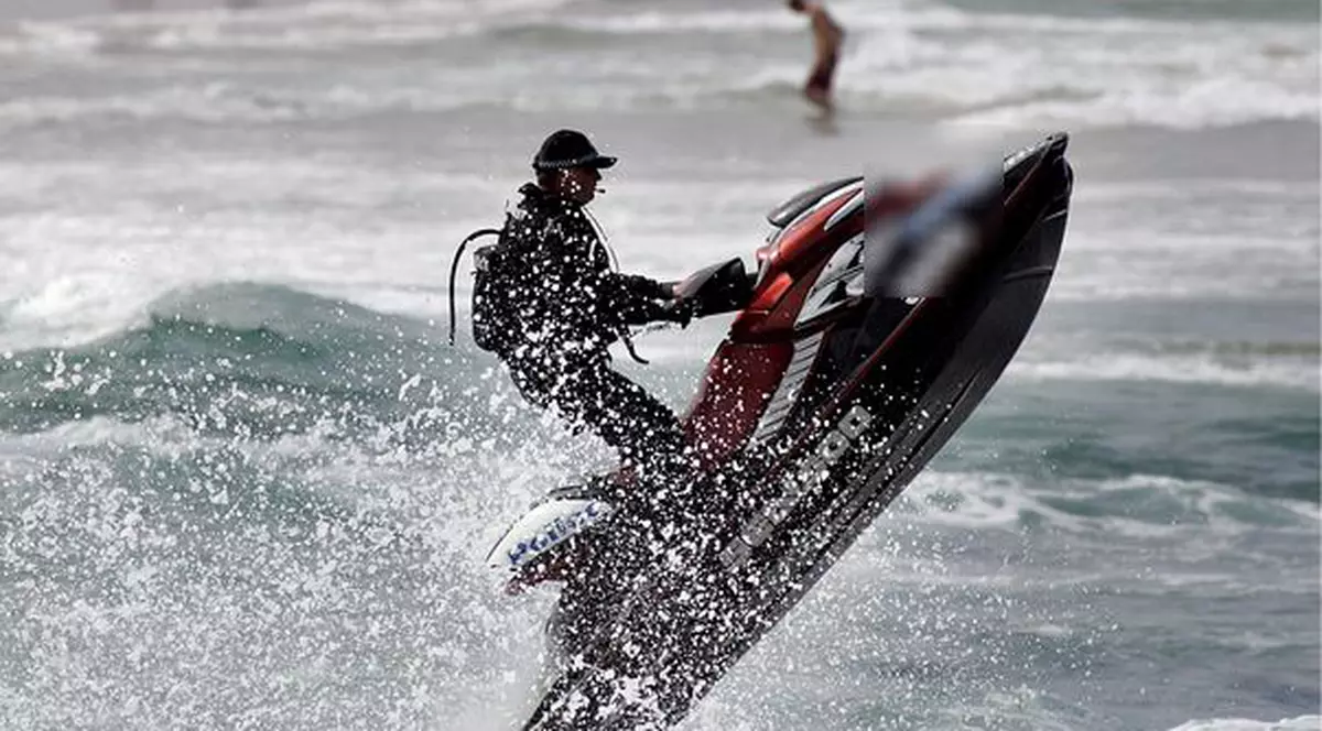 Un turist a murit, lovit de skijet la Costinești. Imagini dramatice pe litoral