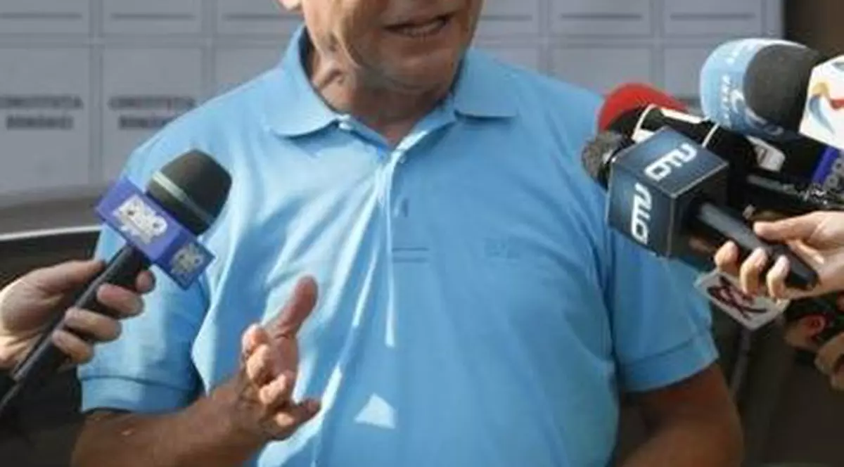 Traian Băsescu, amuzat de ideea celui de-al doilea scrutin: "S-au spus atâtea trăsnăi, una în plus nu mai contează"