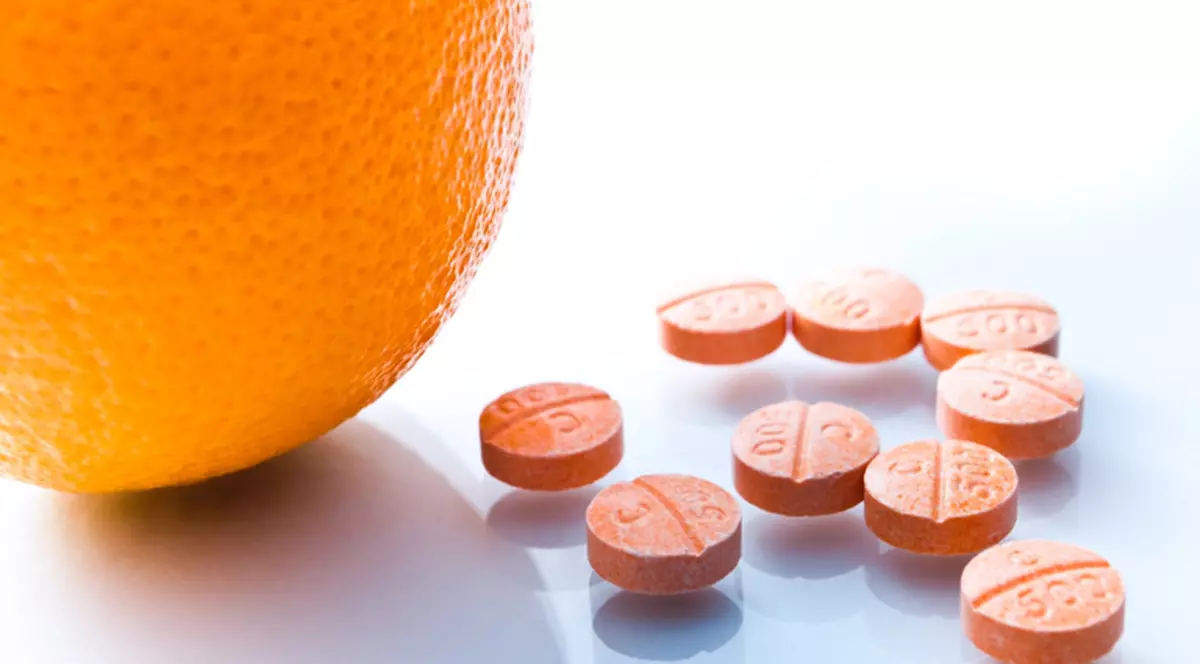 Ajută vitamina C în lupta cu coronavirusul?