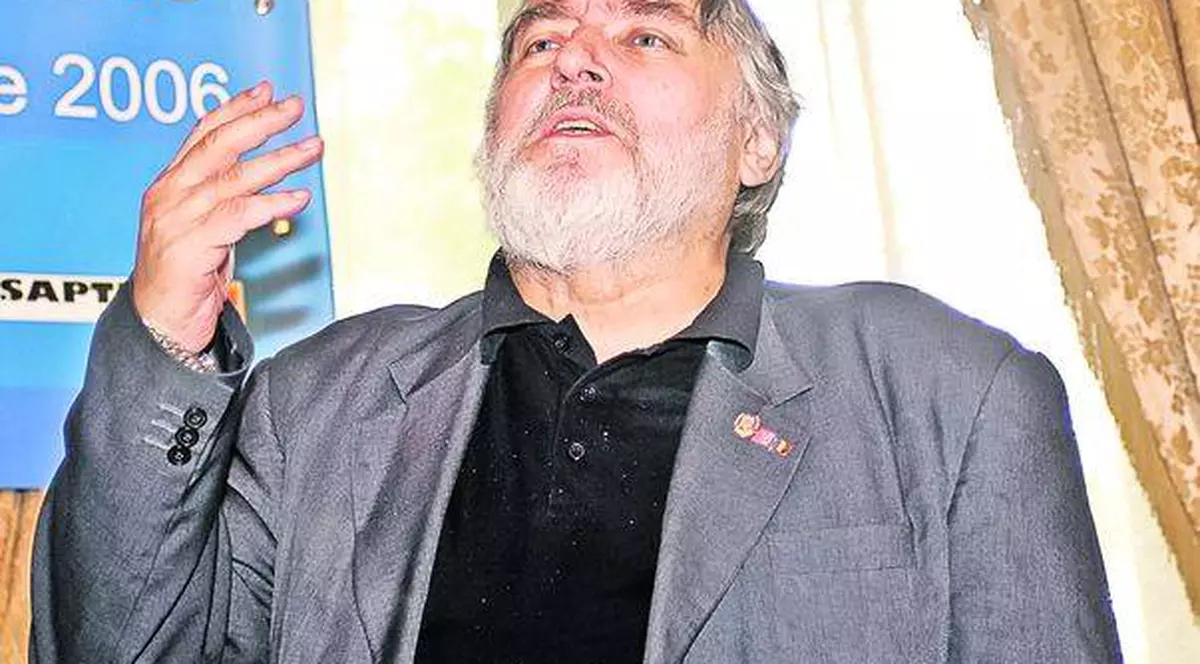 Fetele lui Păunescu sunt chemate să facă testul ADN