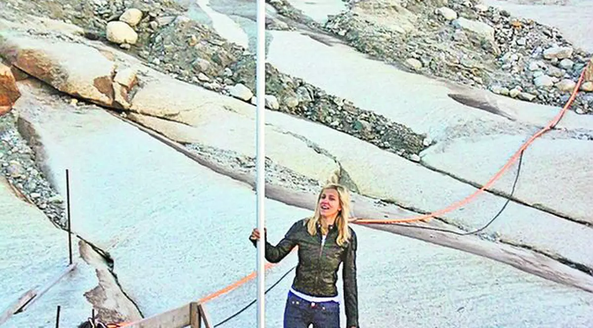 Dana Rogoz a îngheţat de frig în luna de miere