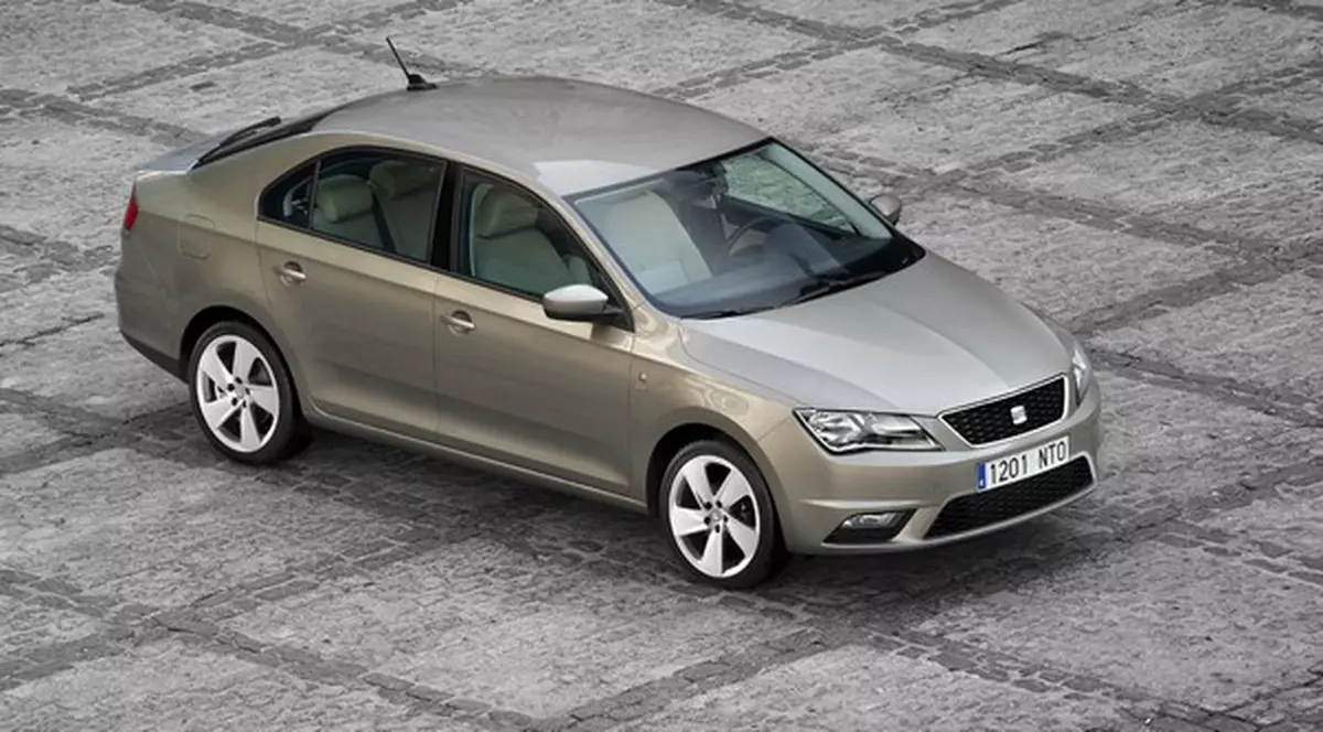 Noul Seat Toledo îţi ia minţile. Maşina arată fabulos! | FOTO