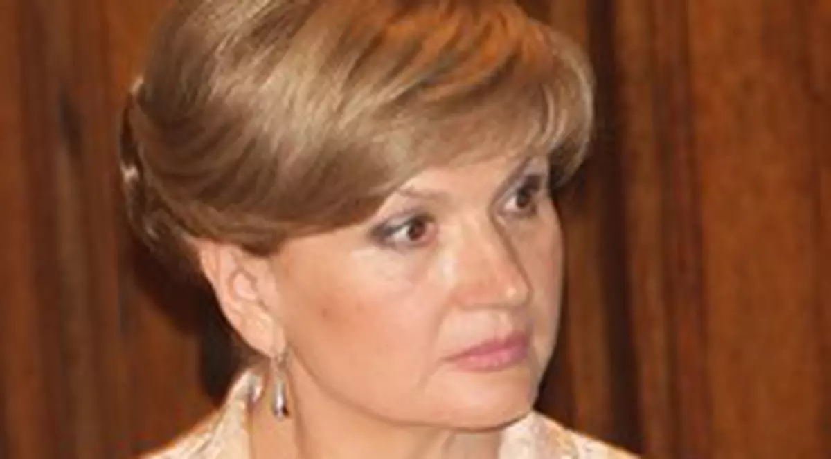 Soacra mică, Maria Băsescu, apariţie de MARE DOAMNĂ la nunta fiicei! FOTO