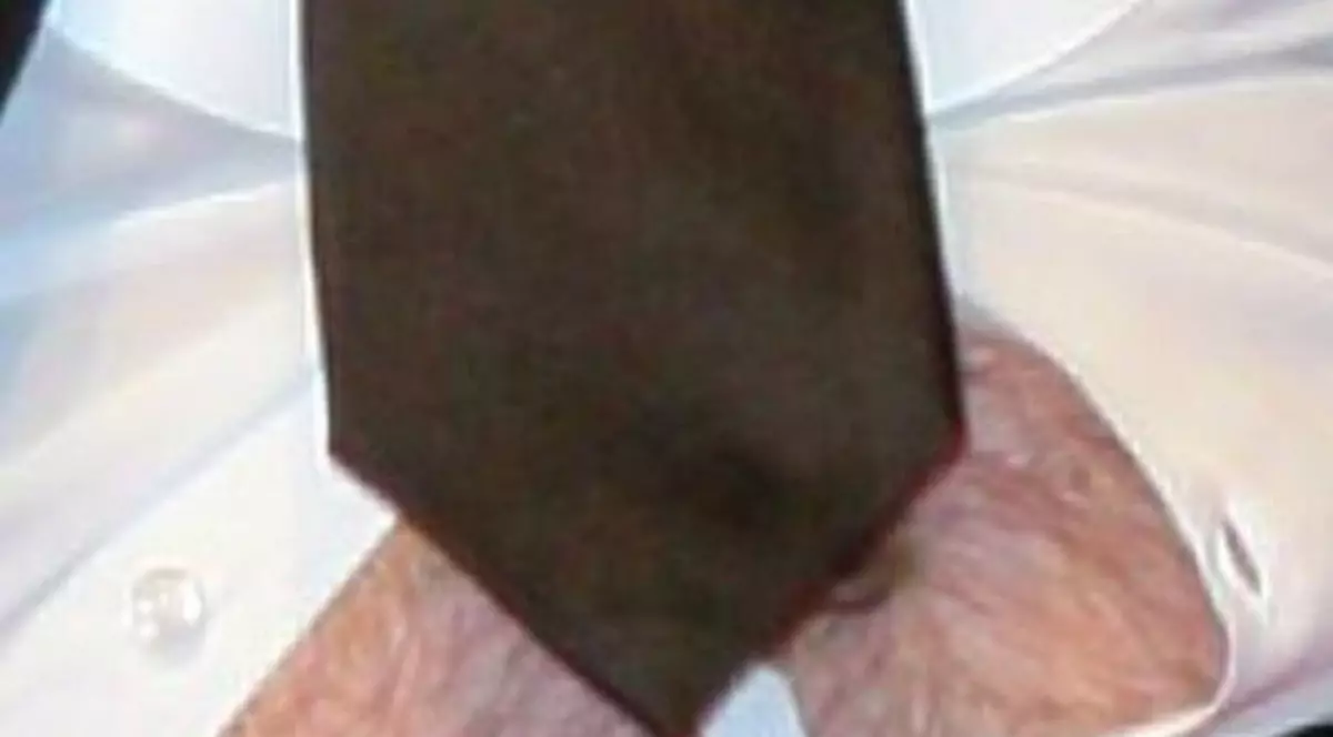 Aşa ceva nu este scuzabil la UN DOMN! Vezi SITUAŢIA PENIBILĂ în care a ajuns unul dintre cei mai seducători bărbaţi ai planetei! FOTO