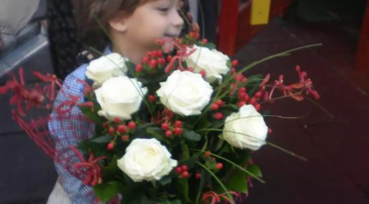 Prima zi de grădiniţa a copilului Ileanei Badiu s-a lăsat cu lacrimi! NU voia să mai meargă ACASĂ! Foto