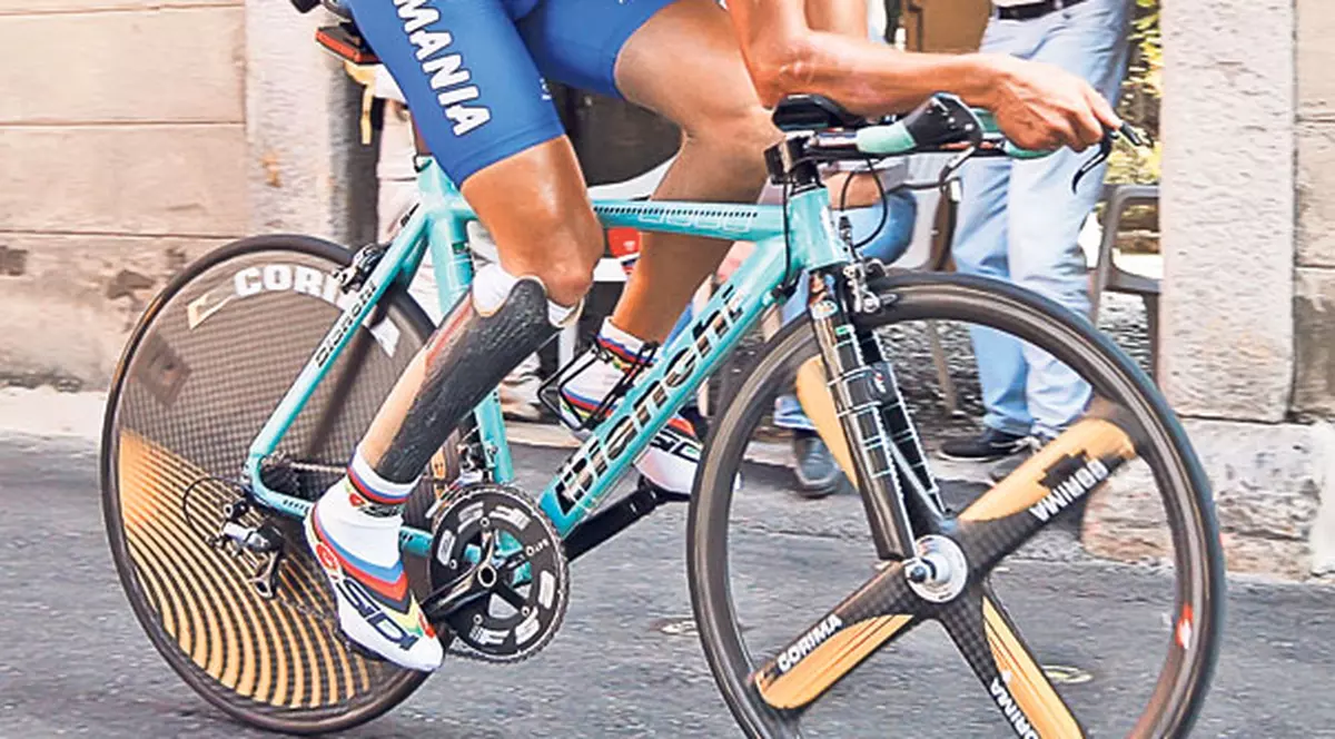 Schimbaţi legea! Deşi spera să încaseze 126.000 € pentru medaliile de la Jocurile Paralimpice, conform actualelor norme, ciclistul Eduard Novak ia cel mult 27.000 €!