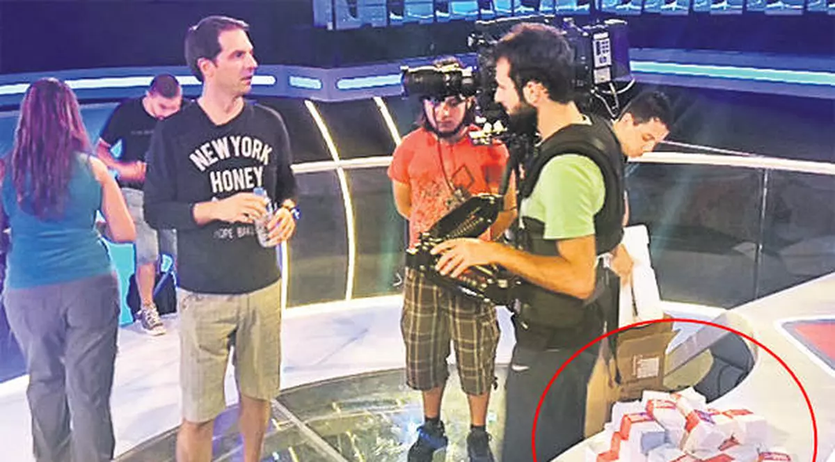 Fabuloasa sumă din show-ul lui Negru, VÂNATĂ de o grupare infracţională din Turcia!