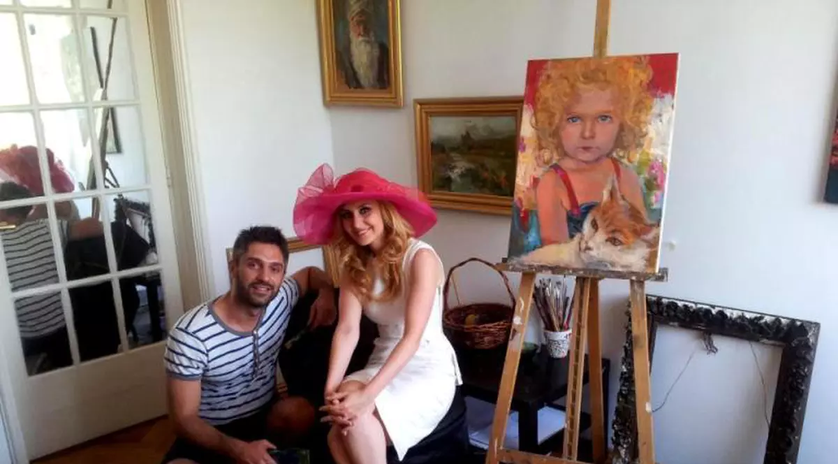 Alina Sorescu, muză pentru un tânăr pictor! Ciucule, nu eşti gelos? 