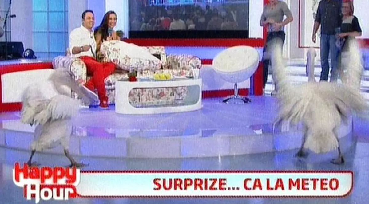 Senzații tari la "Happy Hour"! Măruță a pus pelicanii pe Andra: "Du-te de aici, Cătăline! No', uitaţi câtă iubire pe soțul meu aici!" | FOTO