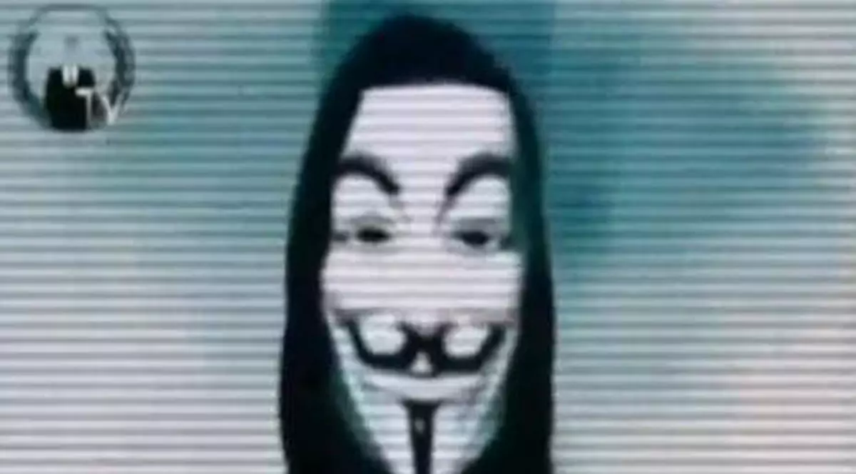 Hackerii de la Anonymous se răzbună pe FBI, după ce un membru al rețelei a fost arestat | VIDEO