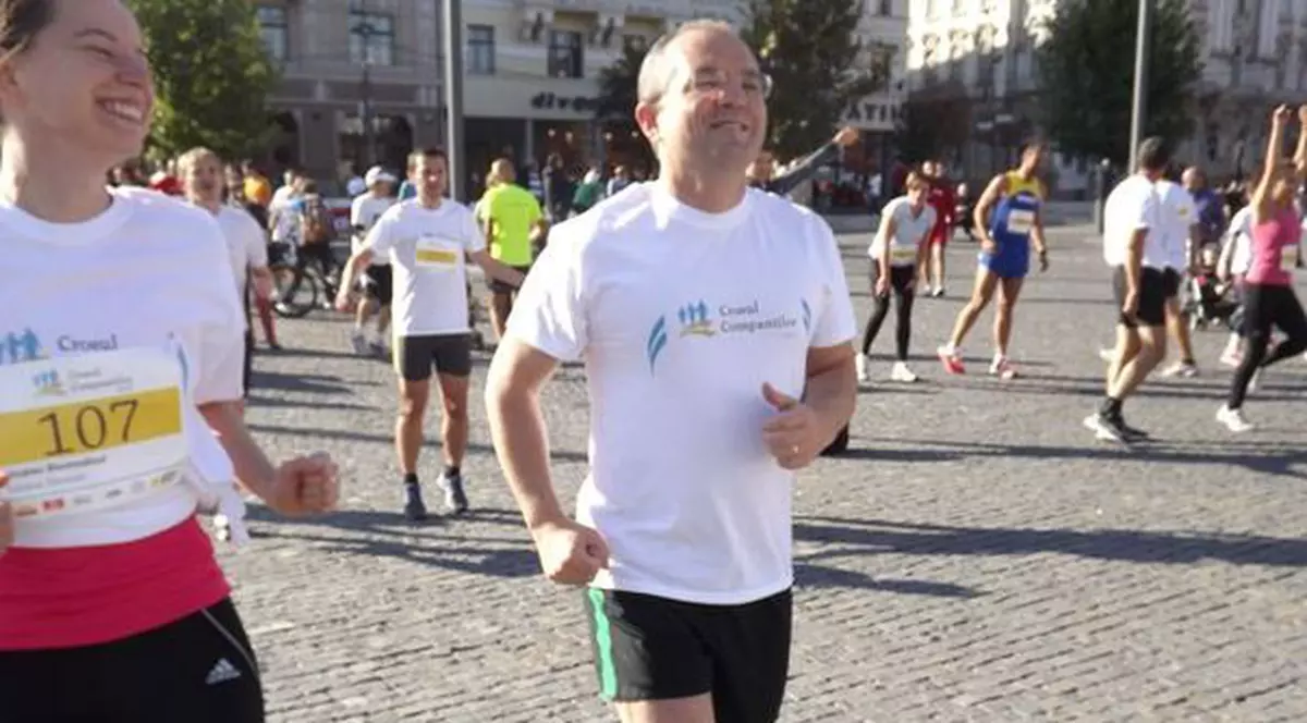 Emil Boc a participat la crosul Clujului! Vezi în cât timp a alergat edilul 5 km!