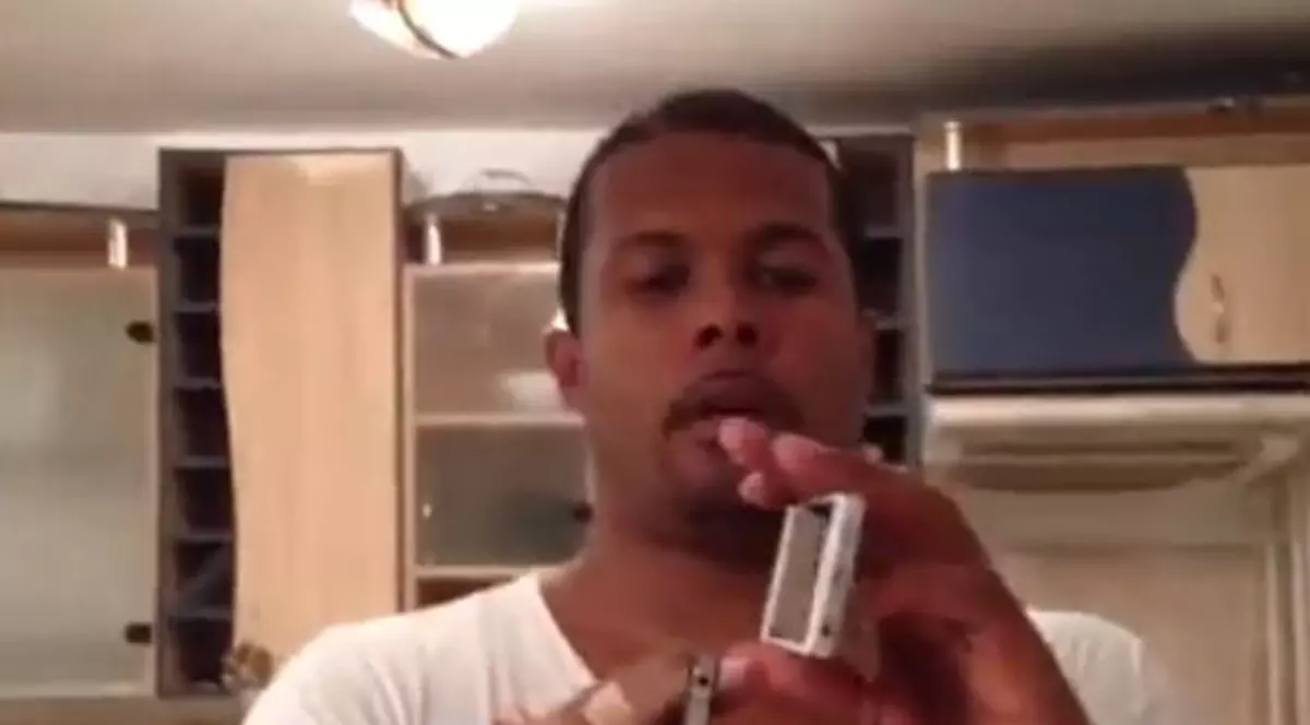 Cabral și-a "tras" iPhone 5: "În mână vine bine!". Uite cum arată! VIDEO