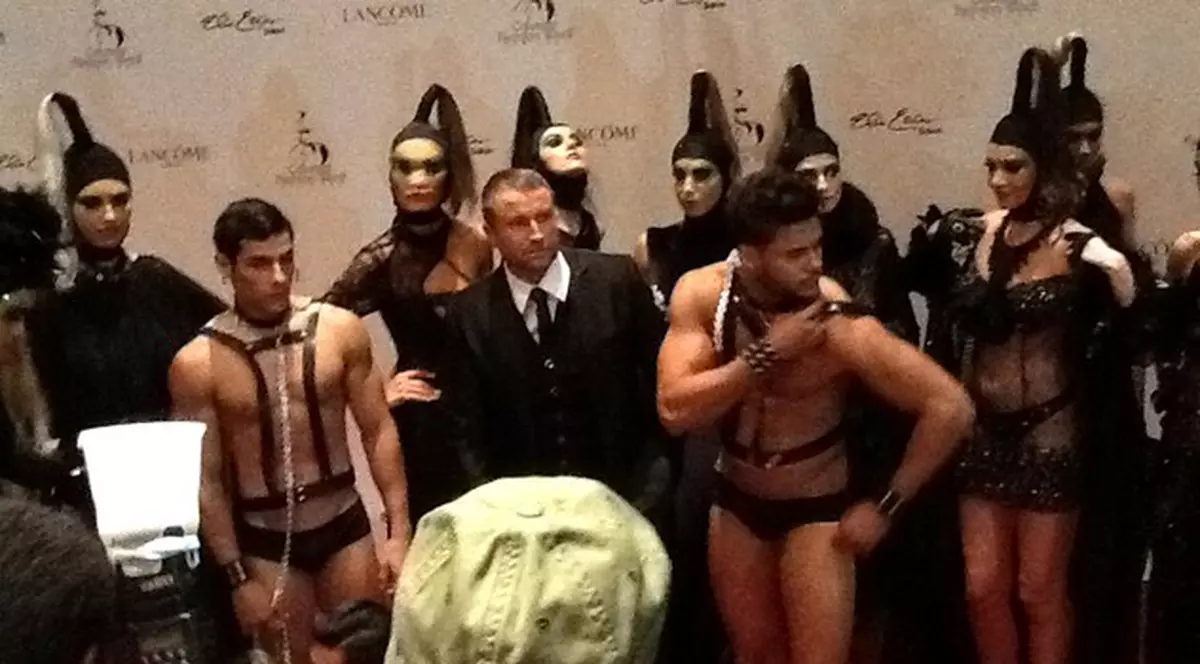 Mister Universe a defilat pentru Cătălin Botezatu la New York | FOTO&VIDEO