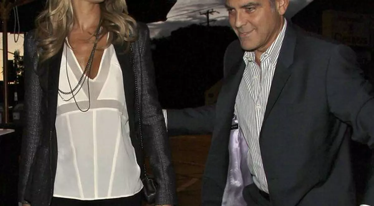 George Clooney s-a despărţit de Stacy Keibler