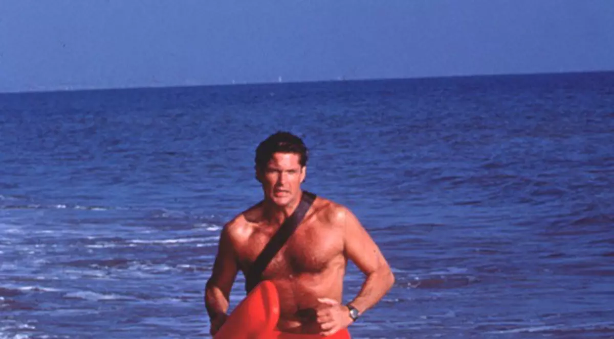 Cine și-ar fi închipuit? Fost ”salvamar” în BAYWATCH, MĂRTURIE ȘOCANTĂ: ”Îmi este frică de apă!”