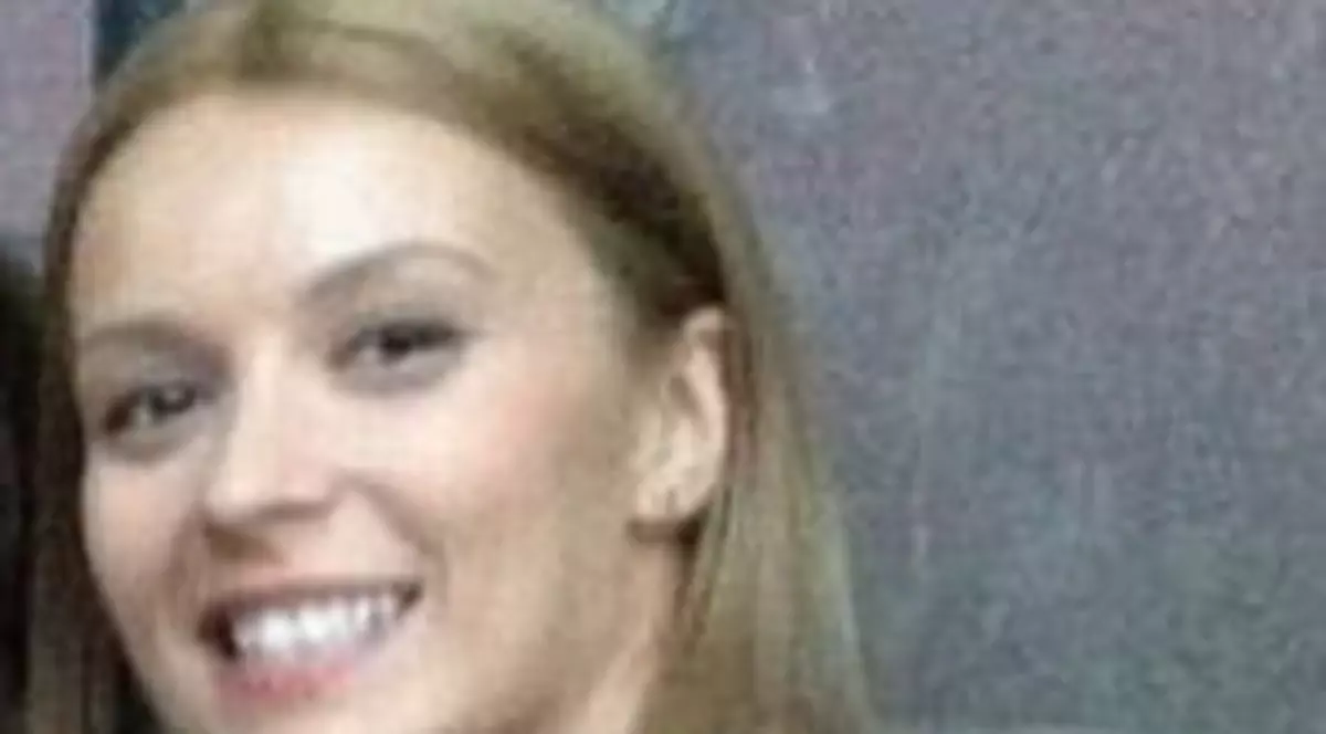 Diana Dumitrescu, la dietă, dar cu tava de prăjituri în brațe | FOTO