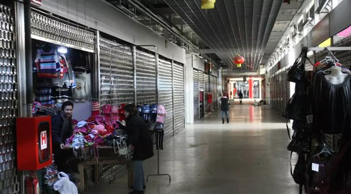 Garda Financiară, descindere în complexul Dragonul Roşu!