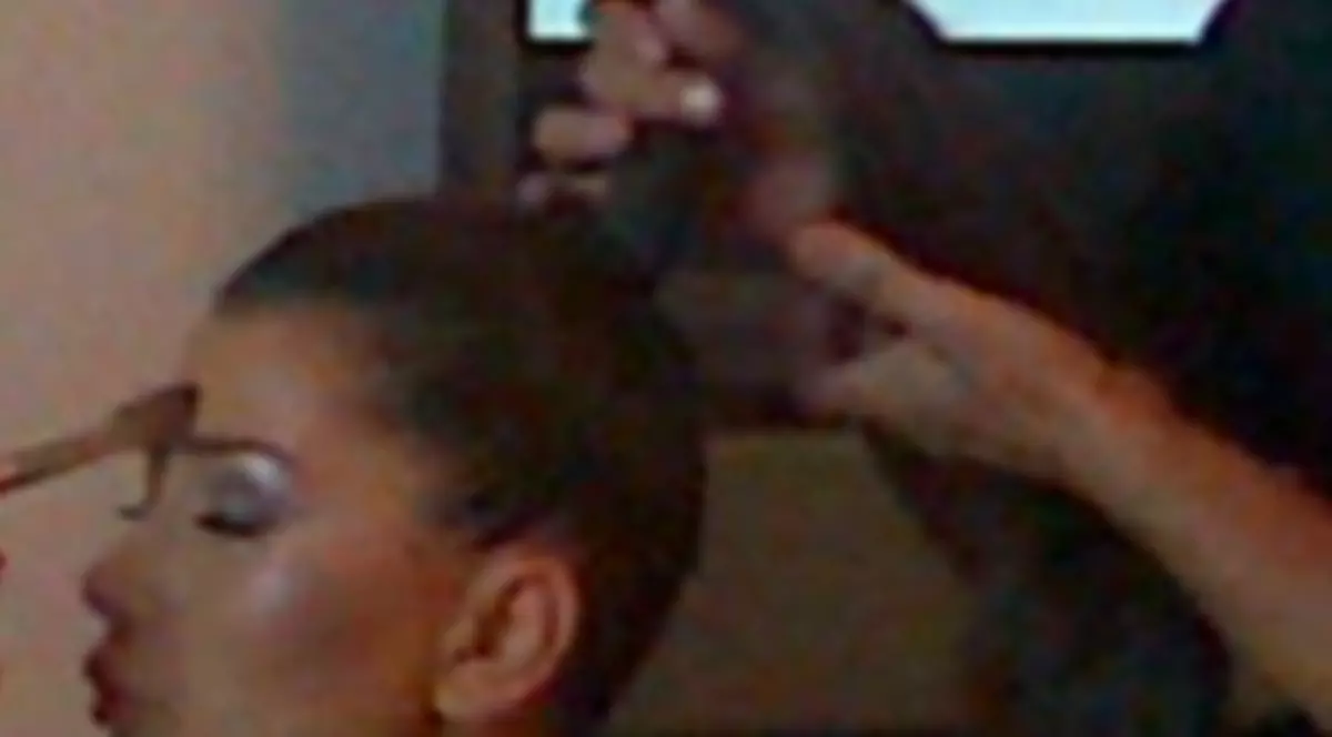 Elena Băsescu, trasă de păr chiar în ziua nunţii! Află cine a "îndrăznit" să facă asta | FOTO