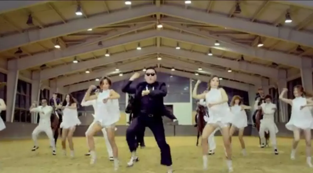 Nebunia GANGNAM STYLE cucereşte lumea! Uite ce fac internauţii | VIDEO