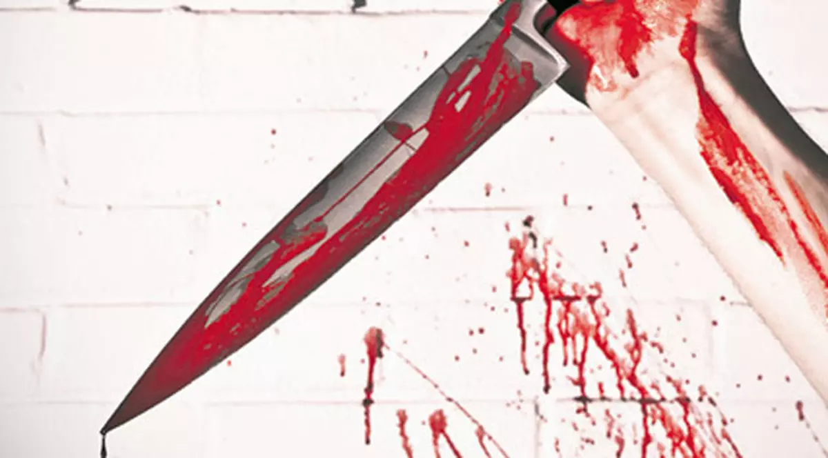 Gheorghe Ioniţă, ucigaşul care şi-a măcelărit sora în mijlocul străzii, a înjunghiat-o cu pumnalul timp de 13 minute! 