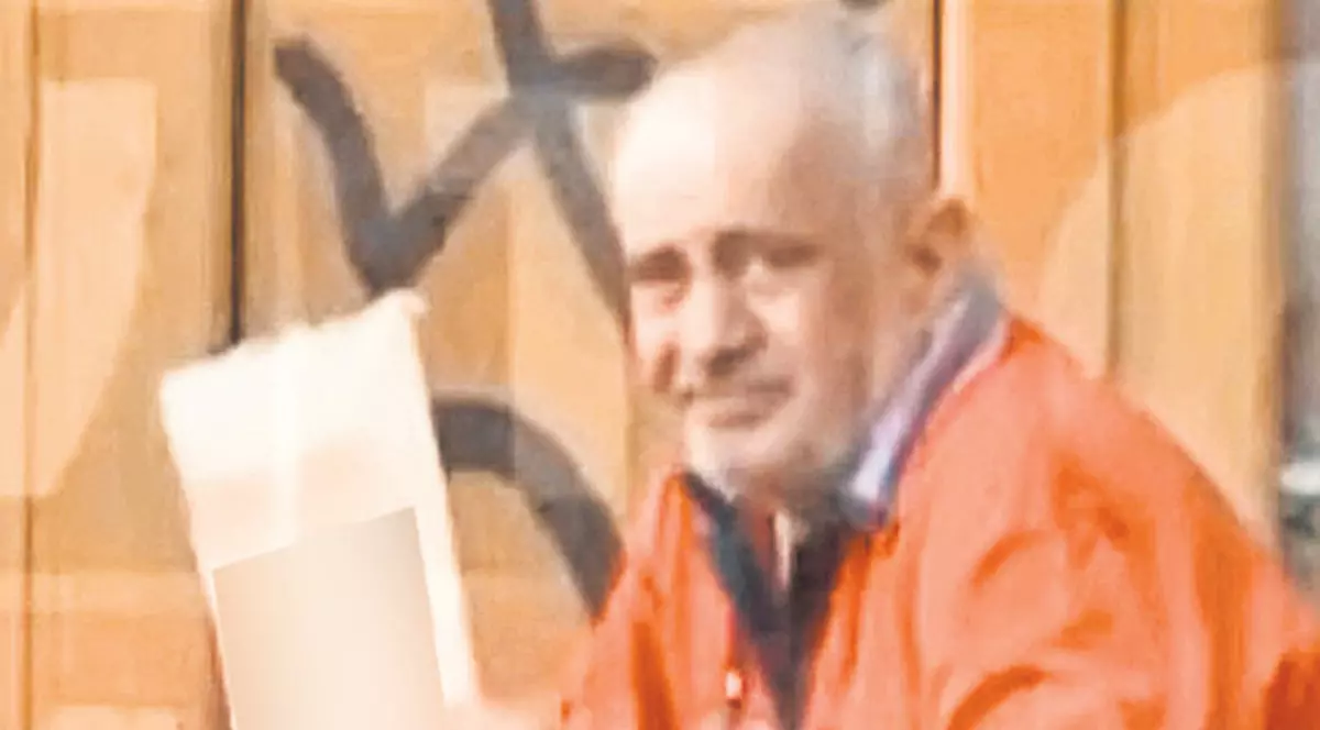 I-au făcut slujbă la biserica IML-ului bărbatului care a murit după ce a protestat în faţa Primăriei