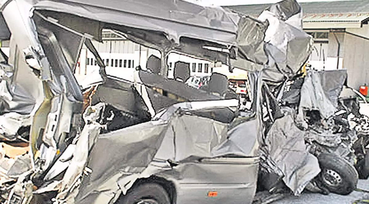 Patru români, striviți într-un microbuz în Italia