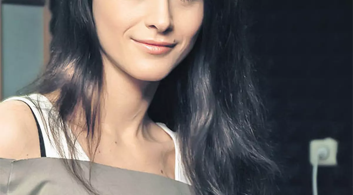 Părinţii Mădălinei Manole cer IAR redeschiderea dosarului privind moartea artistei