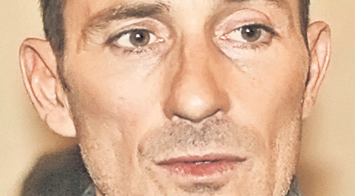 Mazăre, cu mama la teatru