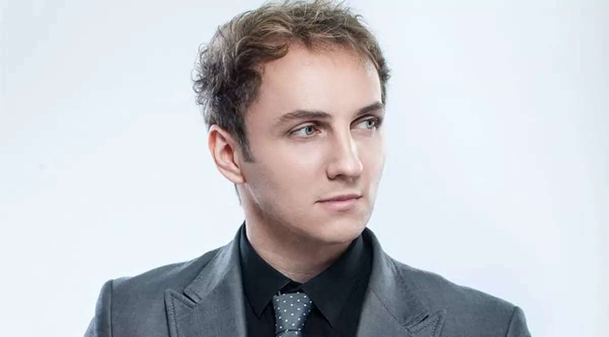 Trăistariu, obligat să urineze din copac în vacanță