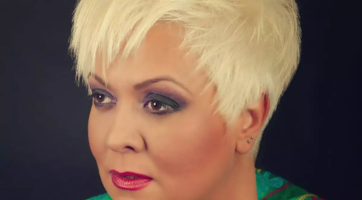 Monica Anghel, PRETENŢIOASĂ. Se lasă doar pe mâna FRATELUI ei!