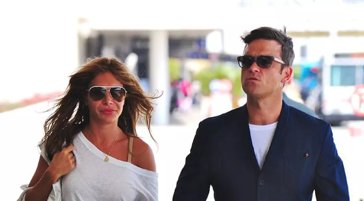 Robbie Williams a devenit tătic