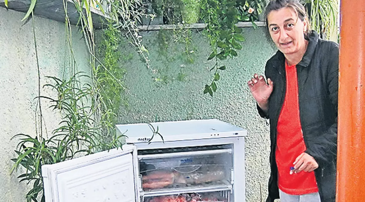 Un sat întreg, fără curent de o săptămână!