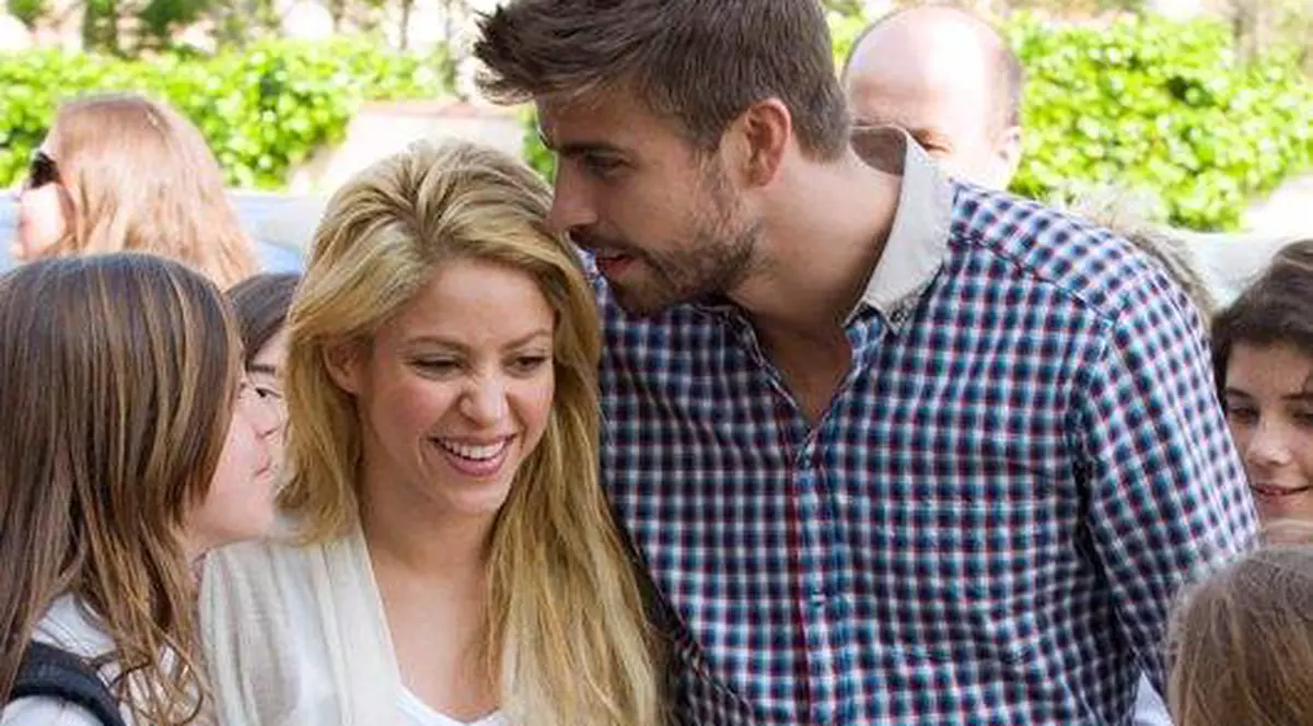 Shakira vorbeşte PENTRU PRIMA OARĂ despre sarcină!