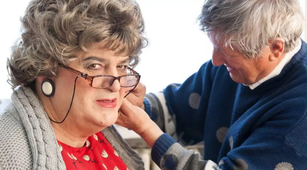 Nu este uşor să fii femeie! Florin Călinescu ştie cel mai bine: Stă CÂTE 2 ORE pe zi LA MACHIAJ! FOTO