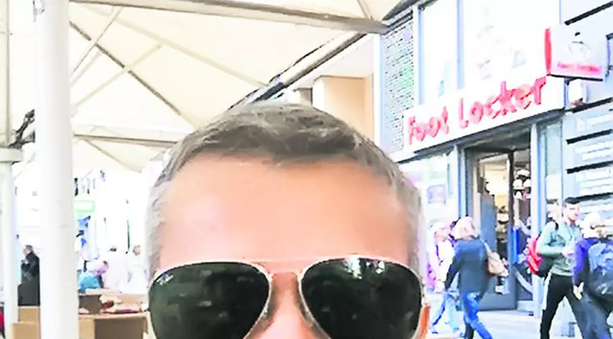 Dan Bittman infirmă zvonurile că a plecat la Viena din motive medicale: «Sunt foarte bine! Savurez un carpaccio de ton!»