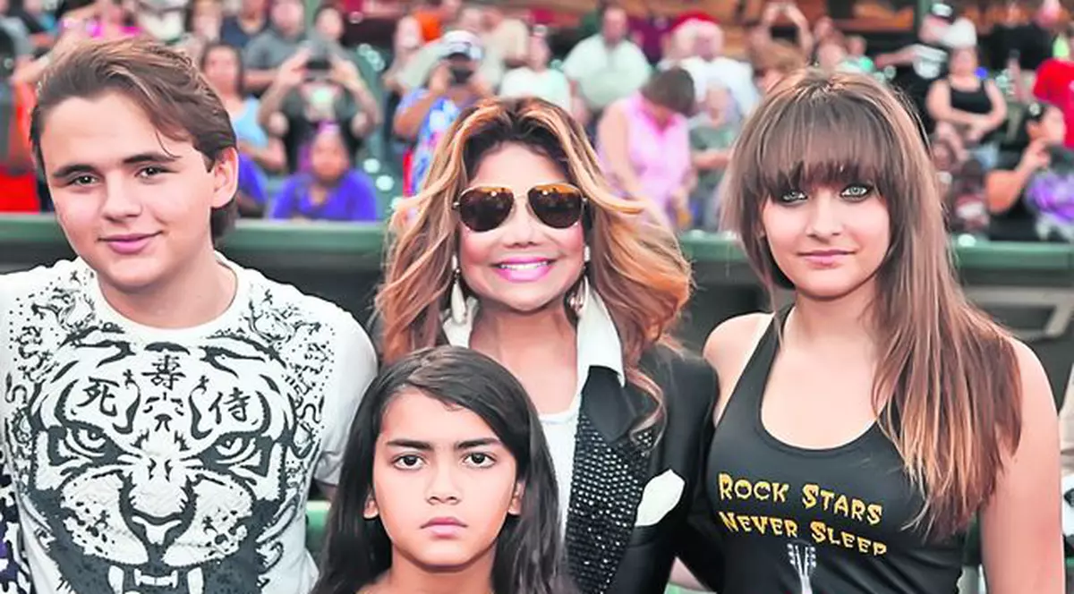 Copiii lui Michael Jackson iau 1.000.000 $ de la iubitul lui Moni