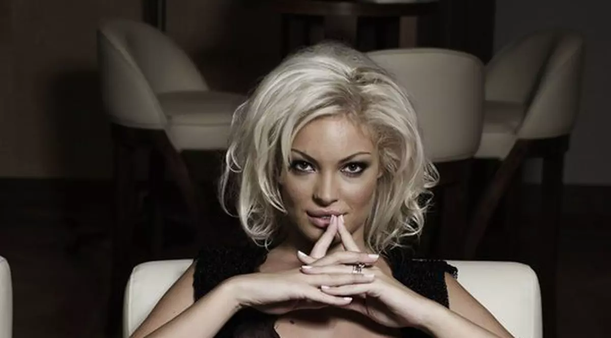 Valentina Pelinel, SĂRACĂ LIPITĂ acum 20 de ani! "Norocul meu a fost că aveam o prietenă care îmi dădea haine"