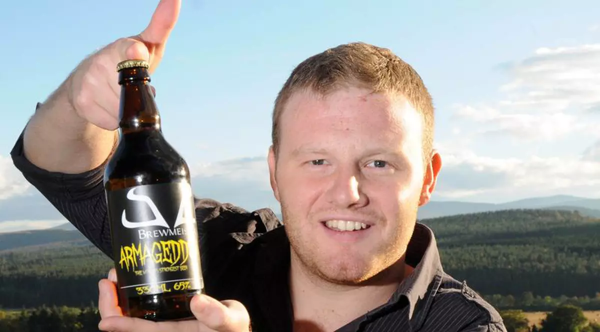 Te... ÎNCĂLZEȘTE! Cea mai TARE BERE din lume are 65% ALCOOL! | FOTO