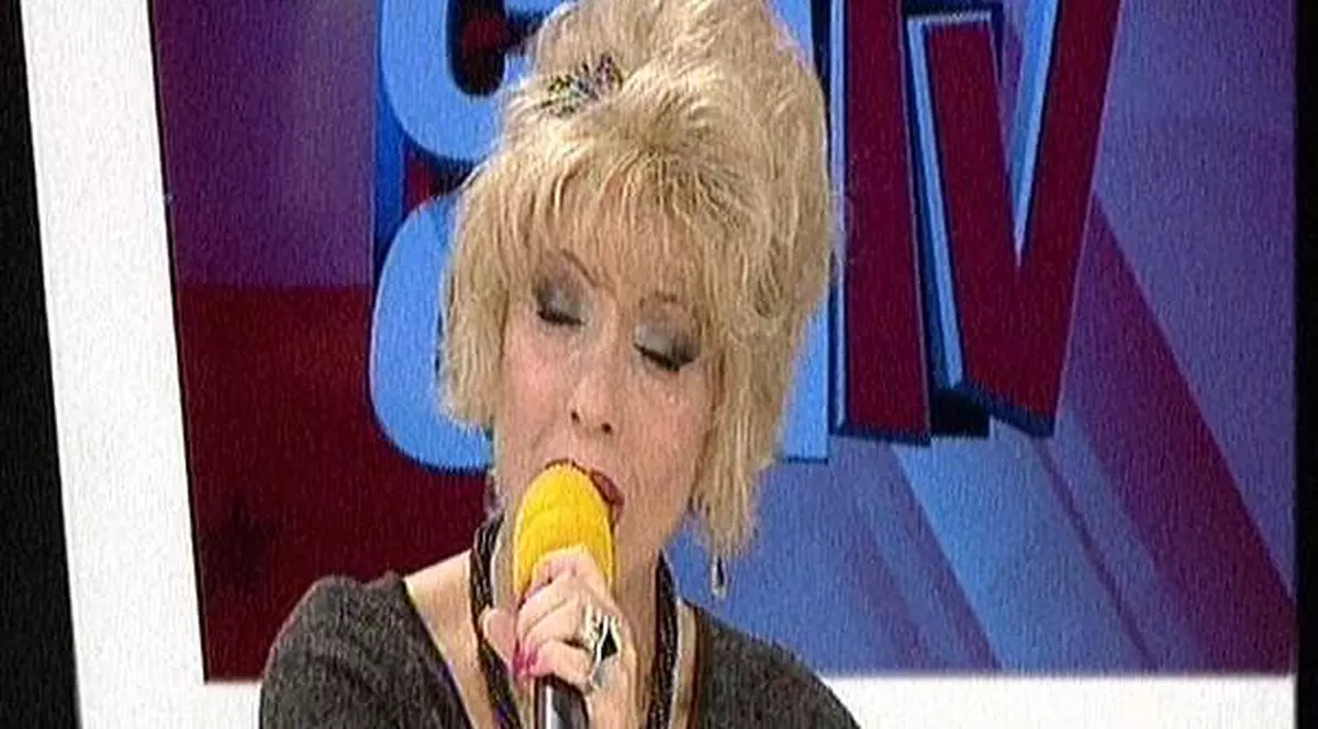 Cântăreața preferată a președintelui Traian Băsescu suferă de cancer! Află cum o chinuie boala!