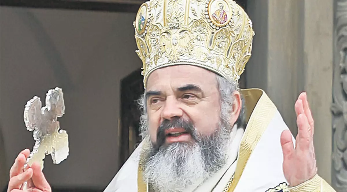 MESAJUL DE ANUL NOU al PATRIARHULUI DANIEL: Mântuitorul SĂ APERE "mai ales FAMILIILE CARE CRESC COPII ÎN CREDINŢĂ"