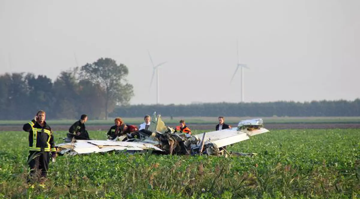 Top cele mai tari accidente cu avioane, elicoptere şi paraşute, filmate! | VIDEO INCREDIBIL